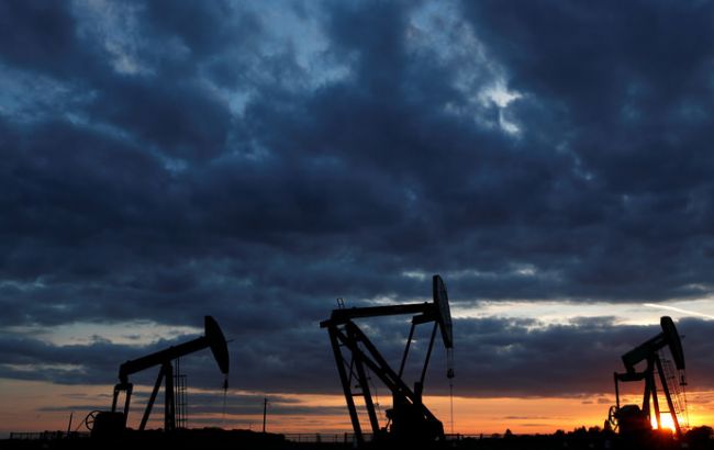 Россия ограничит поставки нефти в Беларусь, - Reuters