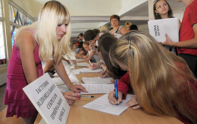 Абітурієнти із Криму та Донбасу можуть вступати до українських вишів без ЗНО, паспорту та атестата