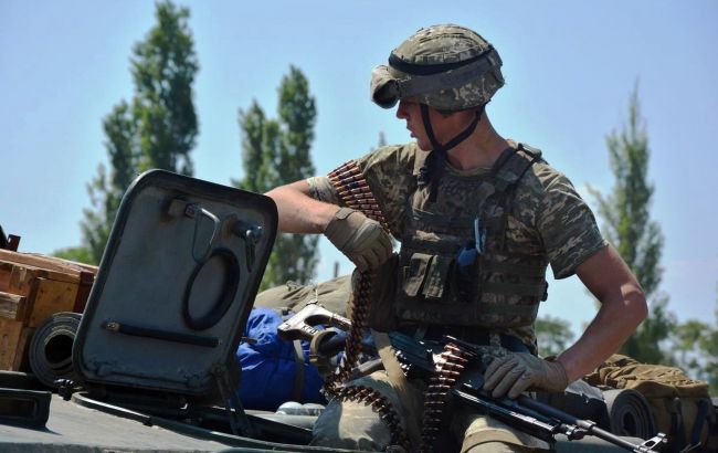 Бойовики на Донбасі застосували заборонене озброєння, двоє військових поранені