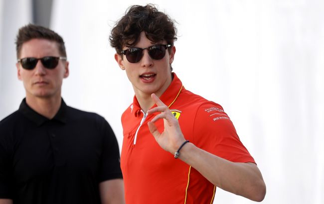 "Феррари" экстренно заменила пилота посреди Гран-при Саудовской Аравии: что произошло