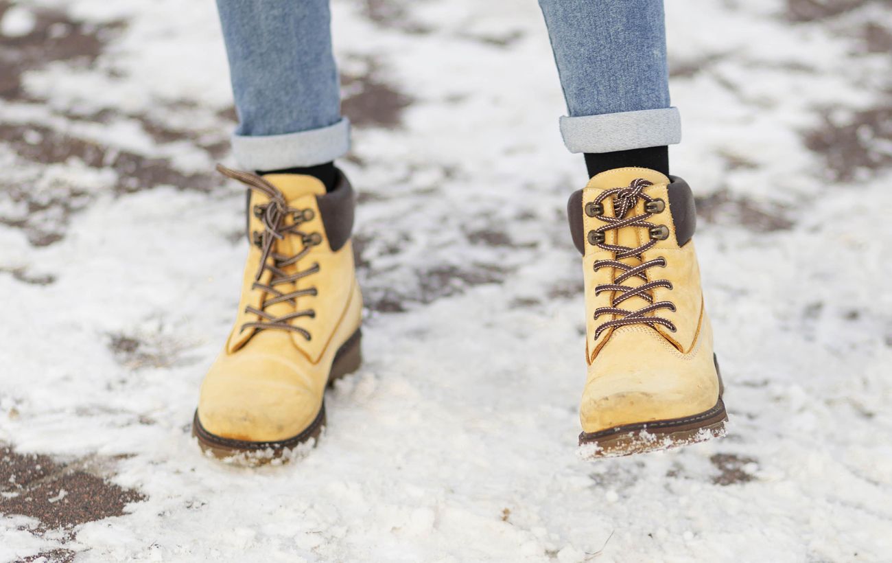 Як не дати ногам замерзнути навіть у тонких шкарпетках: хитрість, якою користуються військові