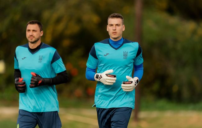 Основной вратарь присоединился к лагерю сборной Украины перед Евро-2024
