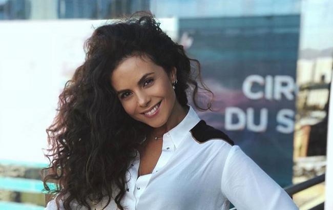 Настя Каменских похвасталась жарким фото в бикини