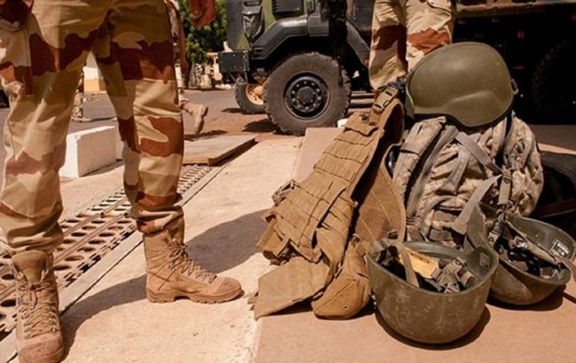 Заминированный автомобиль врезался в колонну французских военных в Мали: много раненых