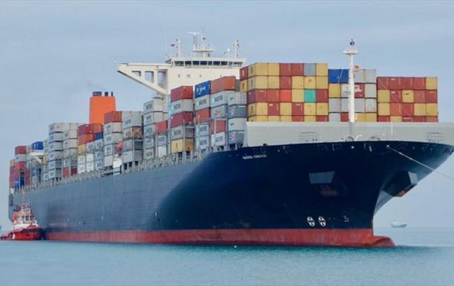 У Суецькому каналі зняли з мілини судно Maersk Emerald: у нього заглох двигун