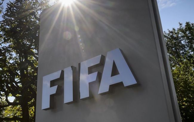 У ФІФА закликали зупинити весь футбол в світі до вересня