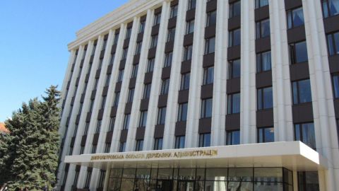 Переможця тендеру на ремонт лікарні у Кривому Розі викрили у зв'язках з чиновниками ДніпрОДА