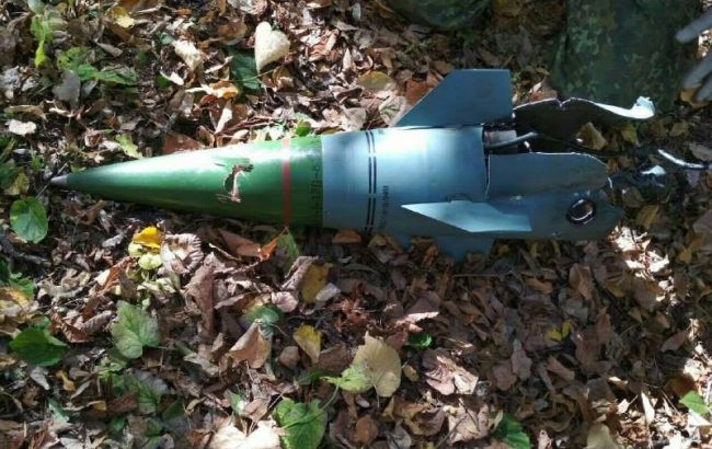 В Луганской области во двор школы упала часть ракеты