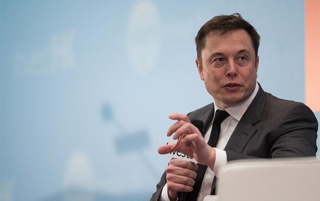 Маск заявив про намір викупити Tesla