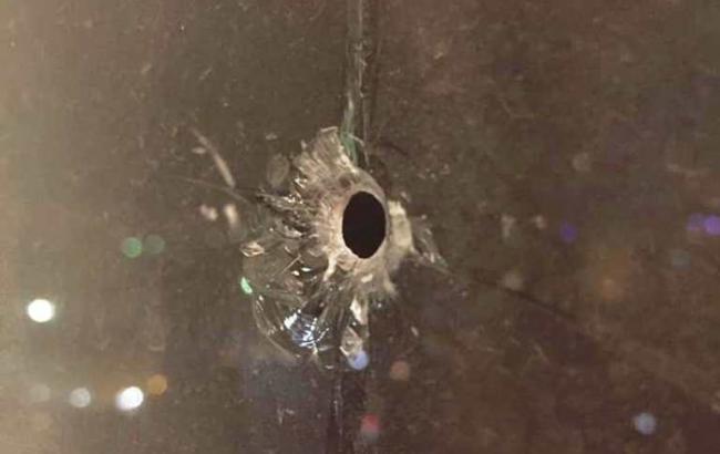 Невідомі обстріляли квартиру прес-секретаря Омеляна