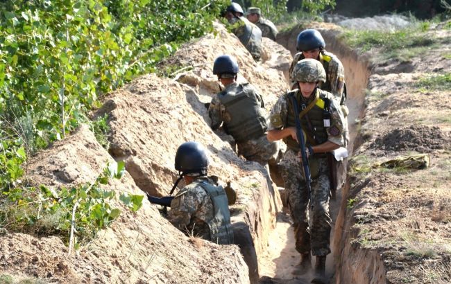На Донбасі бойовики 11 разів порушили "тишу", загинули двоє військових