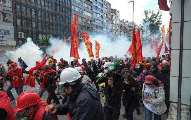 В Стамбуле произошли столкновения демонстрантов с полицией