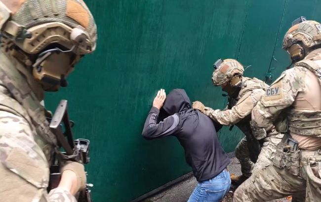 Коригував удари по позиціях ЗСУ на сході. У Бахмуті затримали агента РФ