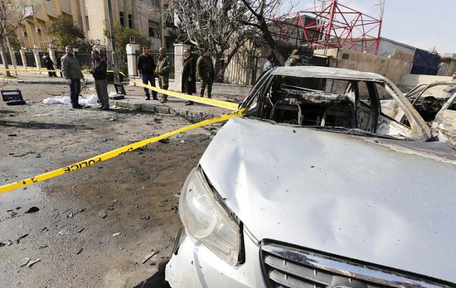 В Сирии смертник на авто подорвался в толпе, есть жертвы