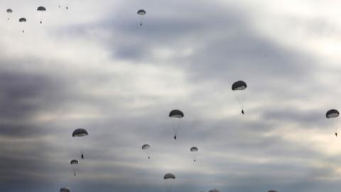 Десантно-штурмові війська провели масштабні навчання у Житомирській області