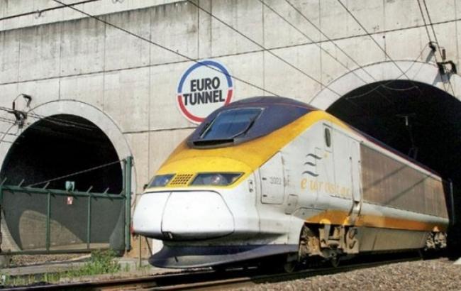 В железнодорожном тоннеле под Ла-Маншем погиб мигрант