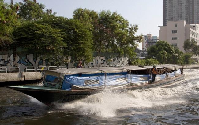 Вибух човна у Бангкоку: більше 50 постраждалих