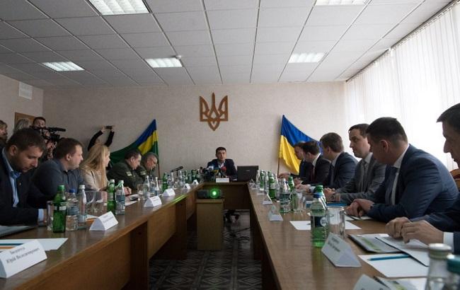 Гройсман: на таможне создадут мобильные группы для борьбы с контрабандой