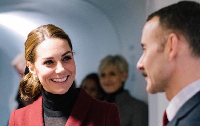 Кейт Миддлтон вышла в свет в элегантном наряде