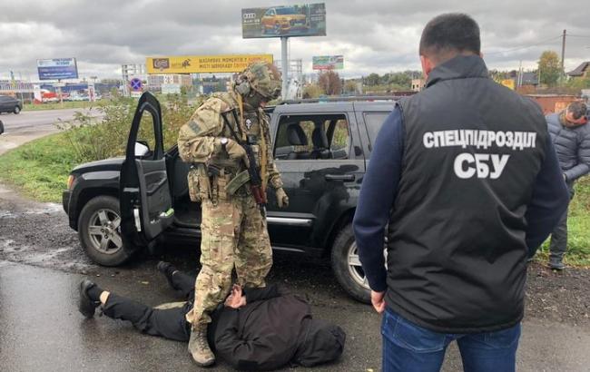 СБУ затримала банду, яка продавала зброю у різних регіонах України