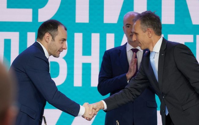 Україна підписала меморандум з Airbus: закупить літаки для національної авіакомпанії