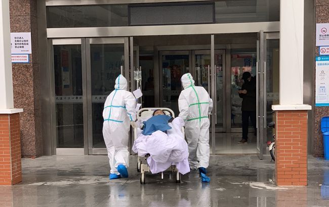 В Ухані закрили тимчасову лікарню через скорочення захворювань коронавірусом