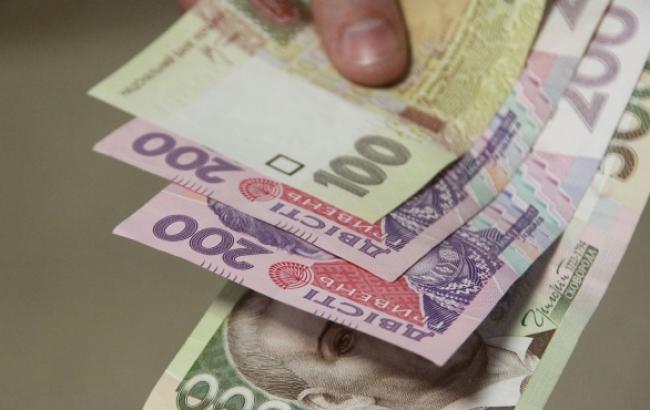 НБУ укрепил курс гривны на 2 коп. после рекордного падения, установив его на 15,75 грн/долл