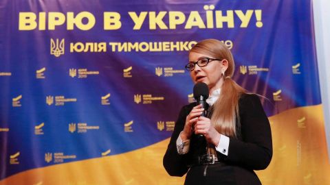 Тимошенко: українці мають самі визначати, як їм жити
