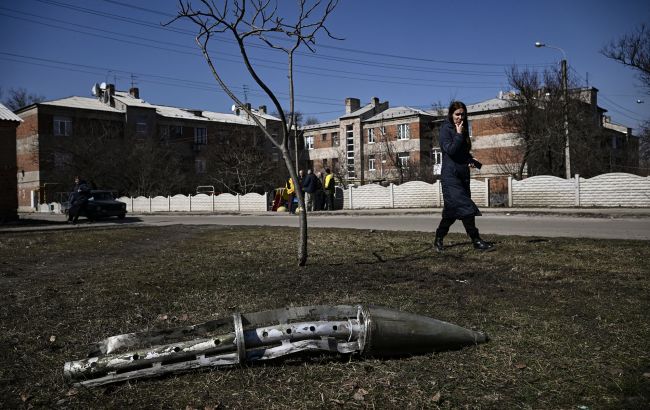 В Кировоградской области ПВО уничтожила ракету и дрон: начался пожар, эвакуировали людей