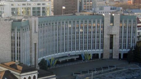 Горсовет Днепра попросит Зеленского выделить деньги на реконструкцию аэропорта