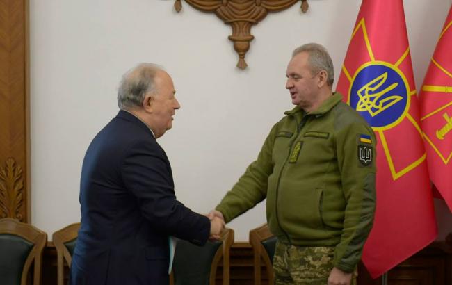 У Генштабі ЗСУ повідомили про зустріч Муженка із головою СММ ОБСЄ