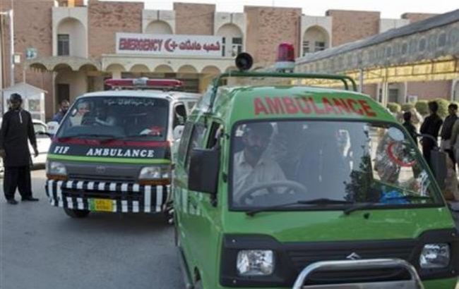 Число погибших в результате землетрясения в Южной Азии превысило 100 человек