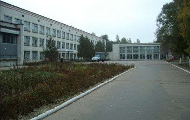 У Чернігові невідомі розпилили аерозоль у школі, постраждали 5 учнів