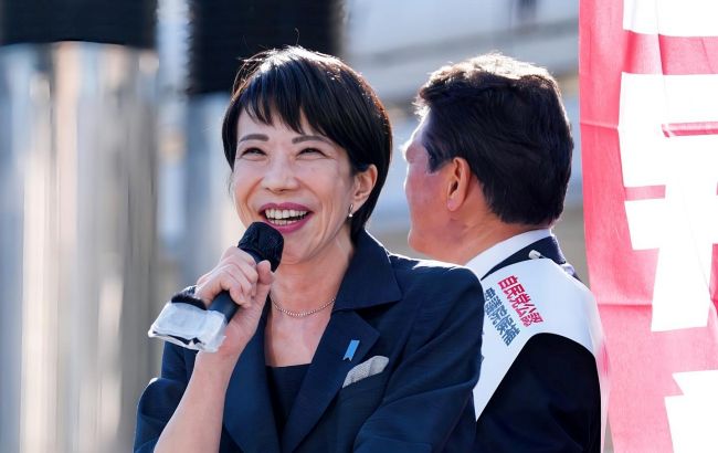 Правительство Японии впервые может возглавить женщина: что о ней известно