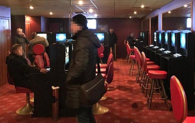 В Киеве полиция ликвидировала 18 подпольных игорных заведений