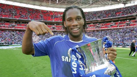 Четырехкратный чемпион Англии Дрогба завершил карьеру футболиста