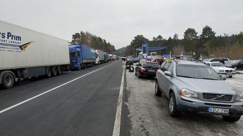 Поліція розблокувала проїзд на кордоні з Білоруссю, який перекрили власники "євроблях"
