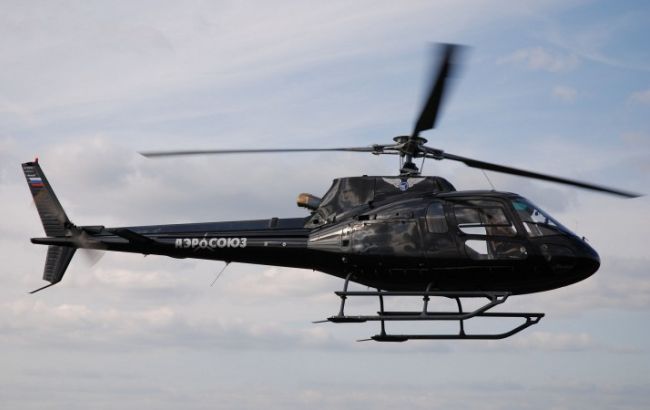 У Росії гелікоптер упав в озеро, на борту було 2 людини