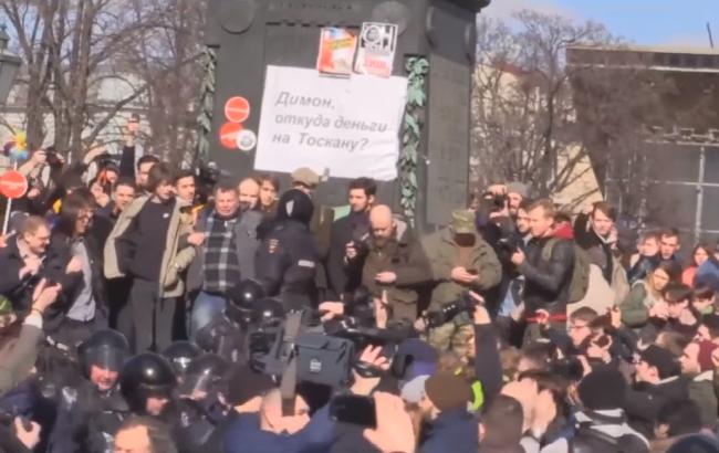 Політолог розповів, коли відбудеться загострення протестів по всій Росії