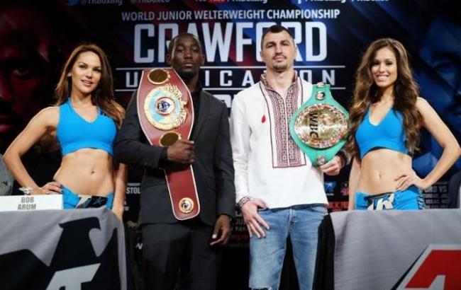 Боксер Віктор Постол на прес-конференцію в Лос-Анджелесі прийшов у вишиванці