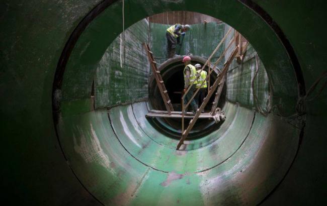 У "Київводоканалі" пояснили причину неприємного запаху у Подільському районі