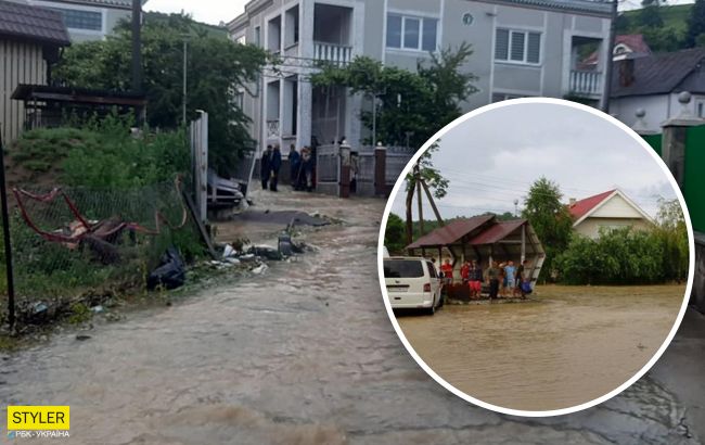 На Закарпатті розмило дороги і затопило будинки: відео бурхливої стихії