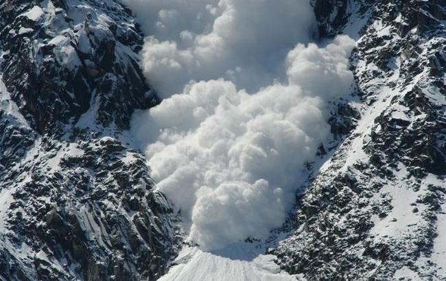 У ДСНС повідомляють про чергове сходження лавин на Закарпатті
