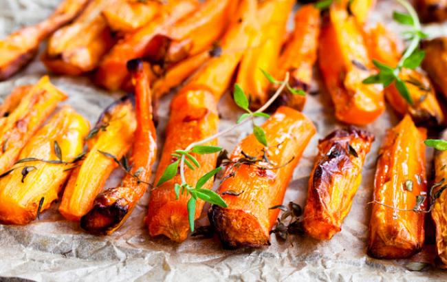 Морковь, запеченная с травами: вкусная и здоровая закуска