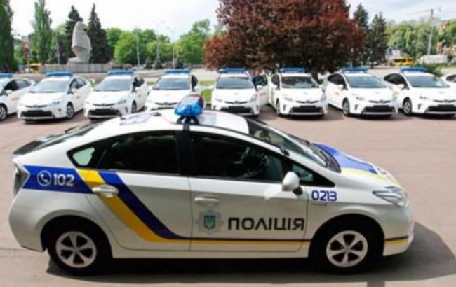 В Киеве уволили полицейского, который повесил в машине российский флаг