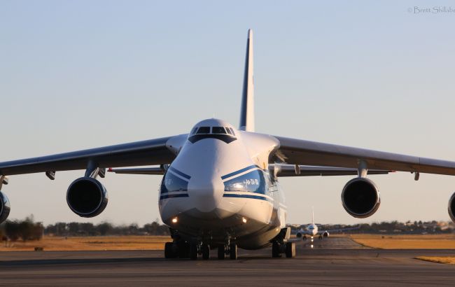 В Канаде арестовали грузовой самолет России. Он будет служить армии Украины
