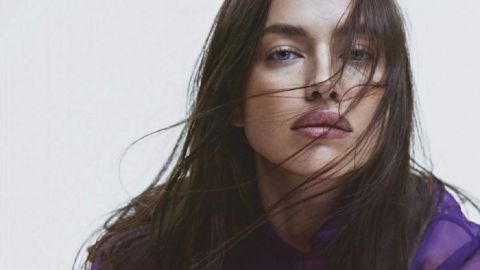 Спідниця ні до чого: Ірина Шейк вирушила на прогулянку в світшоті і ботфортах