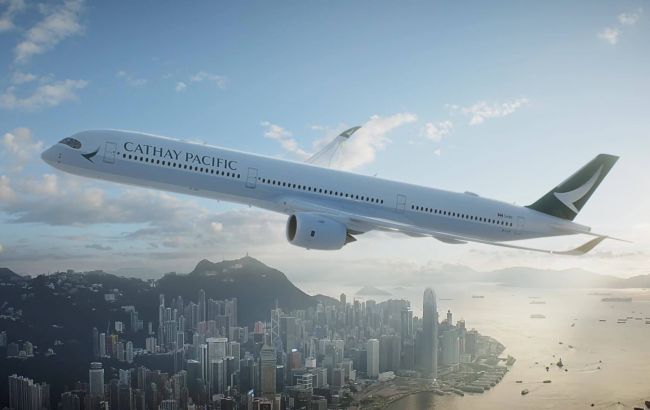 Гонконгська авіакомпанія скорочує чверть персоналу через пандемію