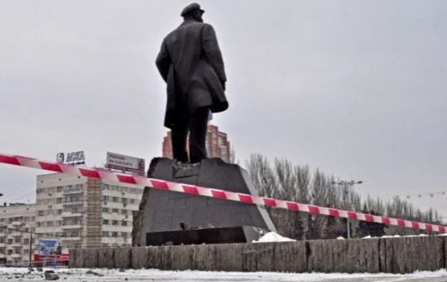 В центре Донецка взорвали памятник Ленину