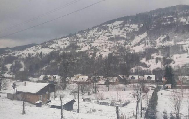 У Карпатах висота снігового покриву місцями досягає 35 см